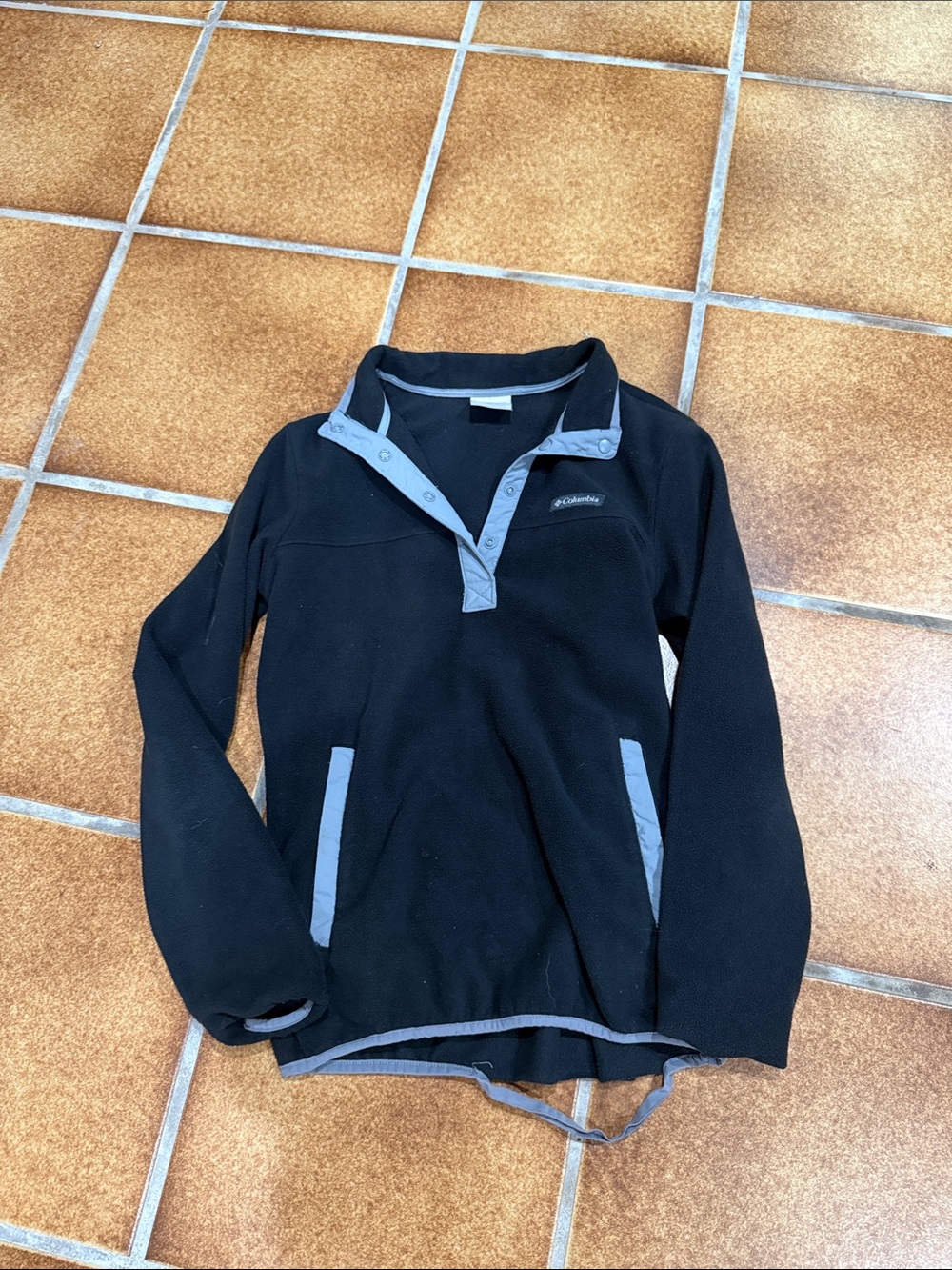 Columbia Black Fleece Snap-Placket Pullover with Gray Trim